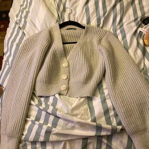 Cropped knit grey cardigan